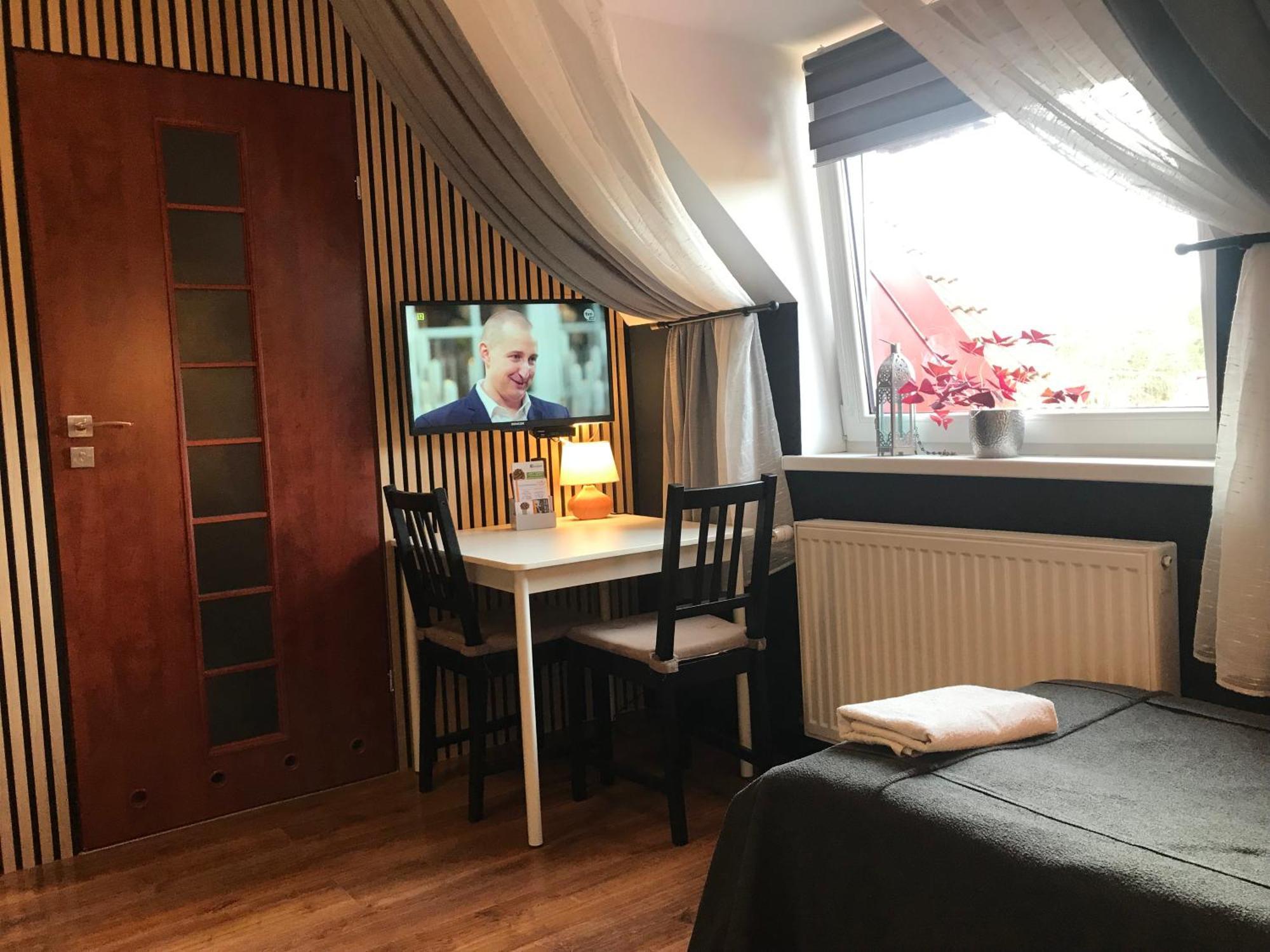 Pokoje Goscinne Przylesie Lobez Bagian luar foto