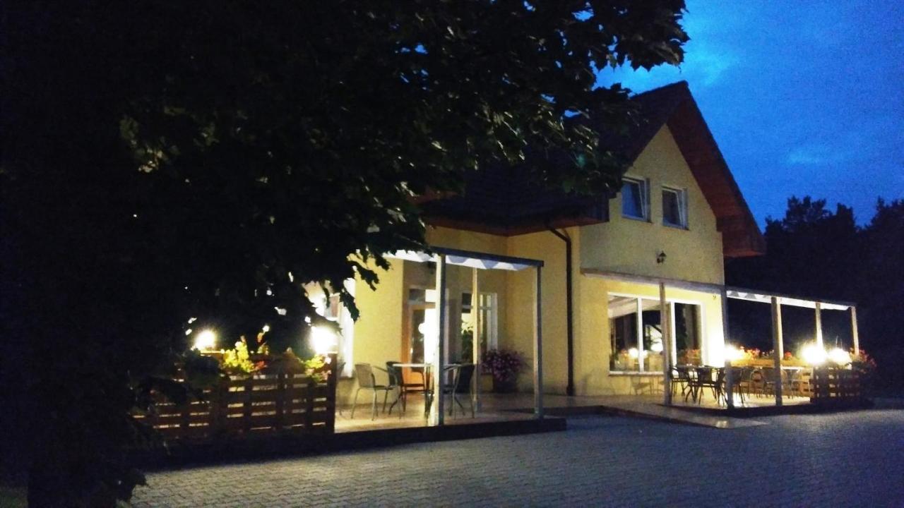 Pokoje Goscinne Przylesie Lobez Bagian luar foto